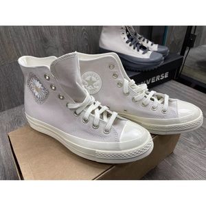🔥Sold🔥Brand new Converse sneakers😍🥰❤️
